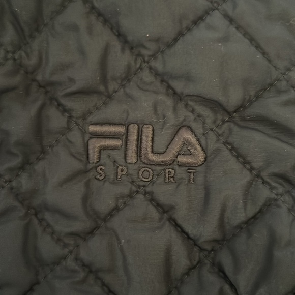 Fila black jacket vest. Lightweight and comfortable. Size small - Picture 4 of 5